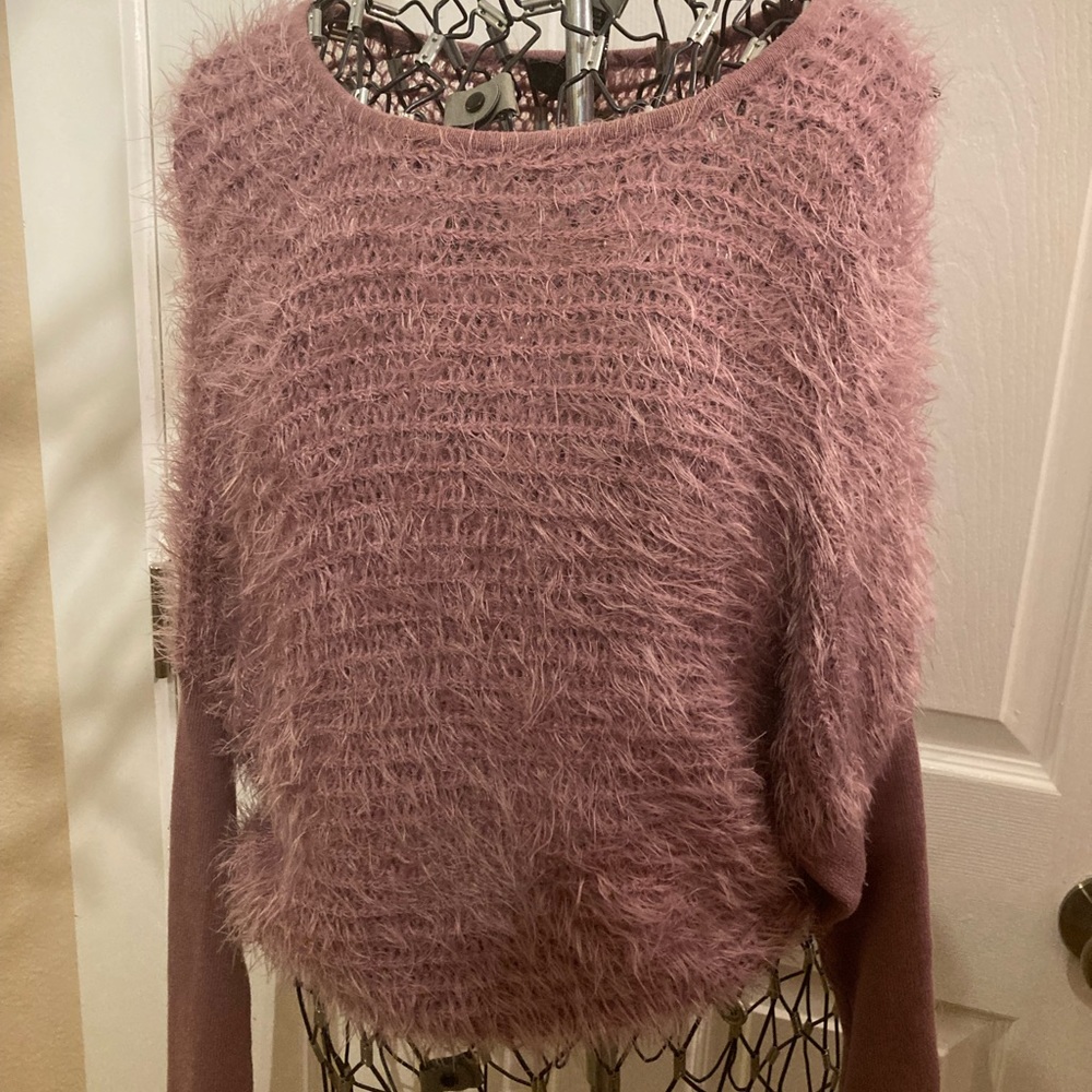 Rose eyelash sweater with balloon sleeves